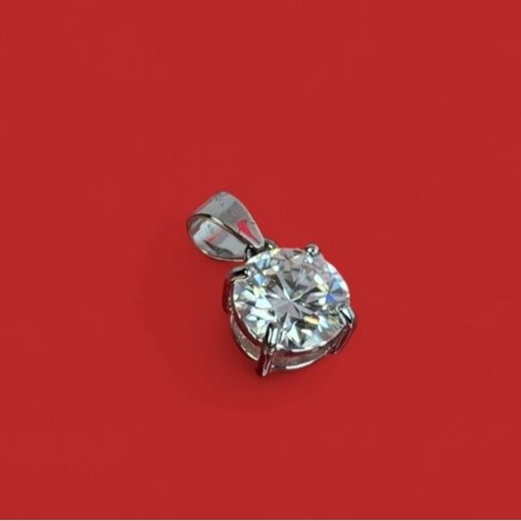 925 Sterling Silver Pendant 6mm with Genuine D Color Moissanite Gemstone - Picture 2 of 6